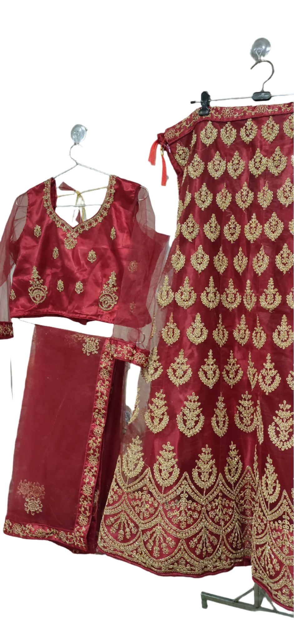 Handwork Bridal complete stitched Lehenga in Berlin