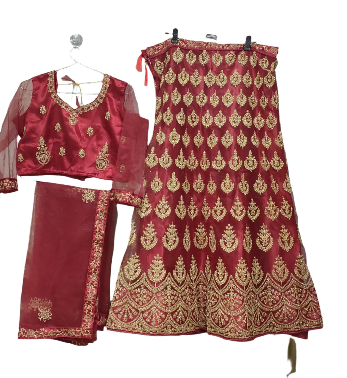 Handwork Bridal complete stitched Lehenga in Berlin