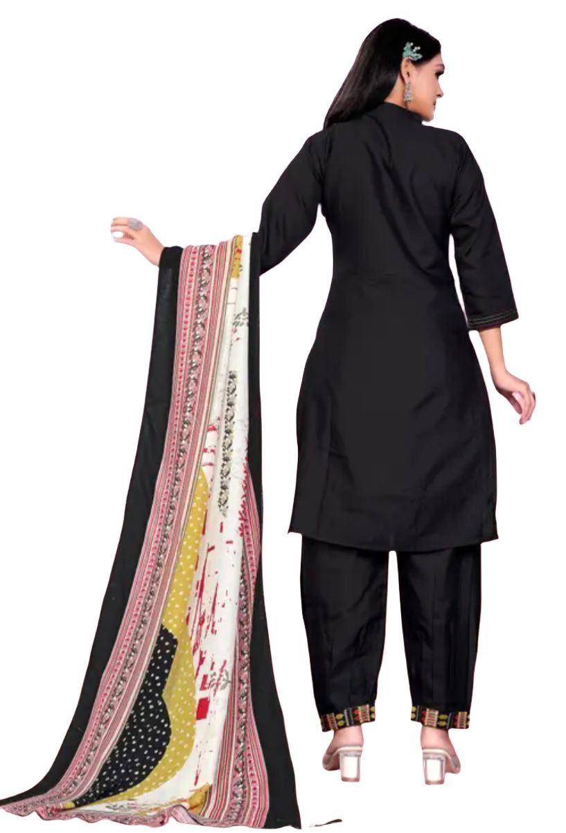 Vrajgopi Stylish (Fancy) Embroidery Kurta with inner Patiala and dupatta set for women and girls in Germany