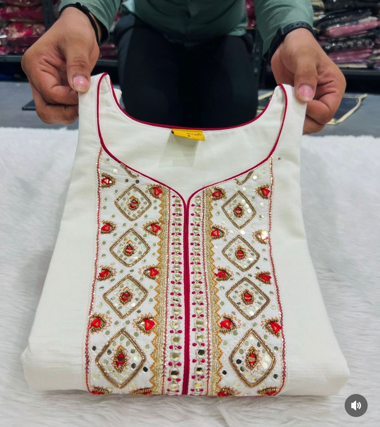 Women Kurta set in Munch