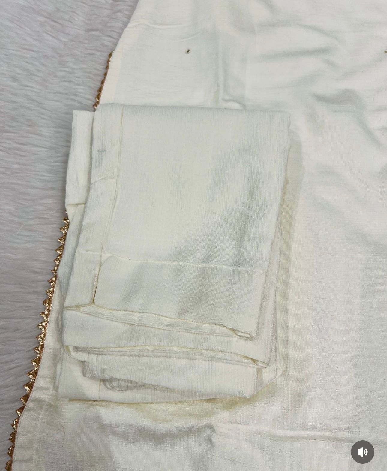 Women Kurta set in Munch
