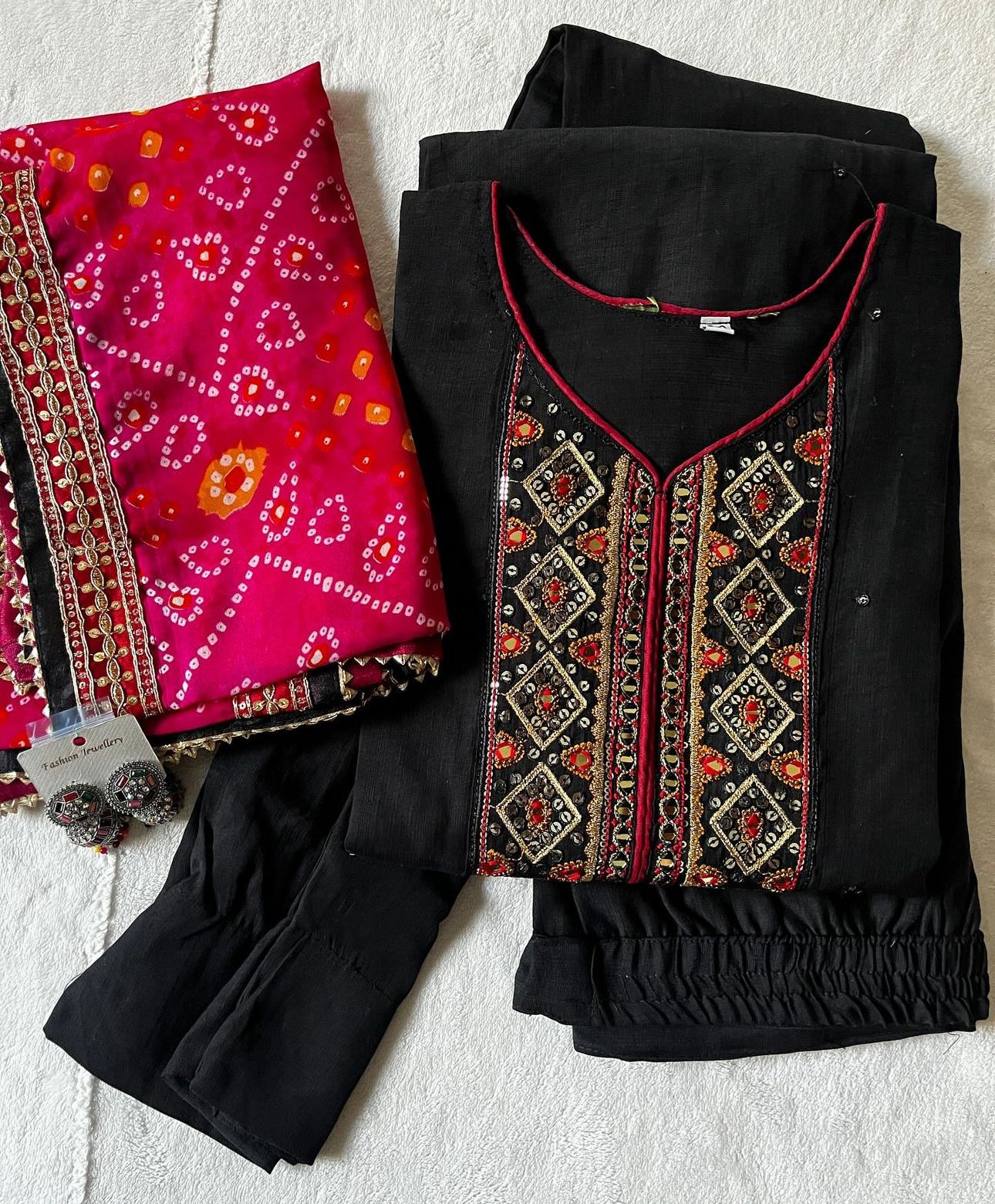 Women embroidery suits in Munich