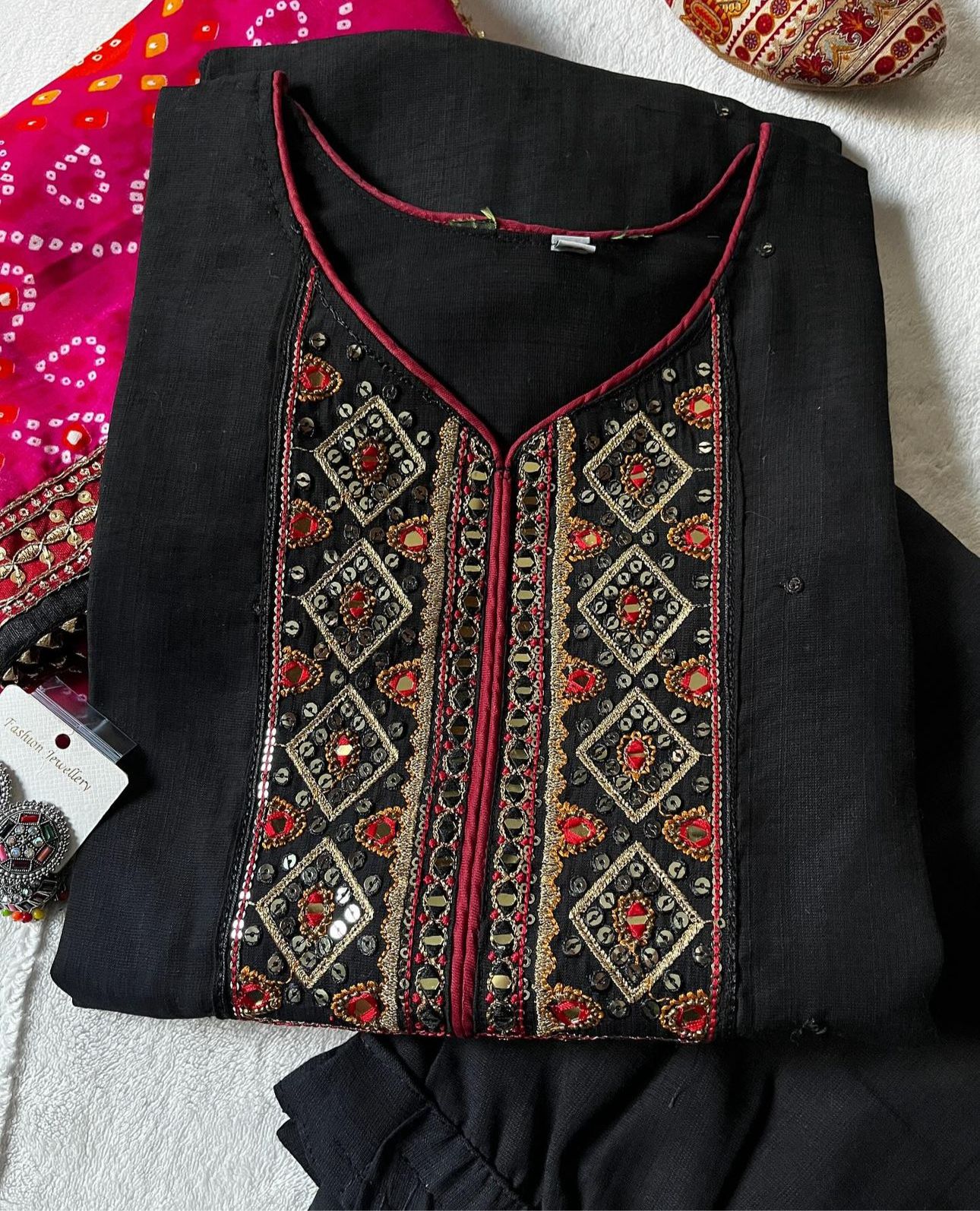 Women embroidery suits in Munich