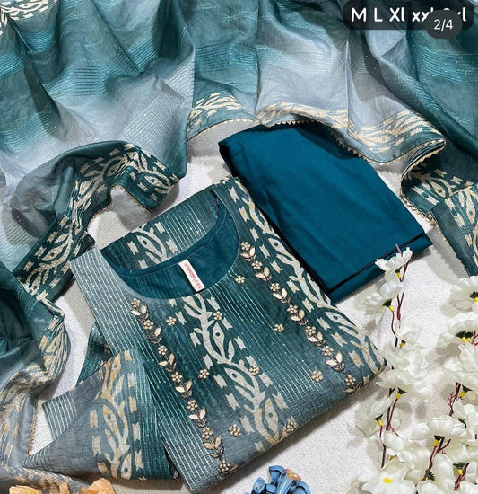 Women Kurta Pant set with Dupatta in Munich