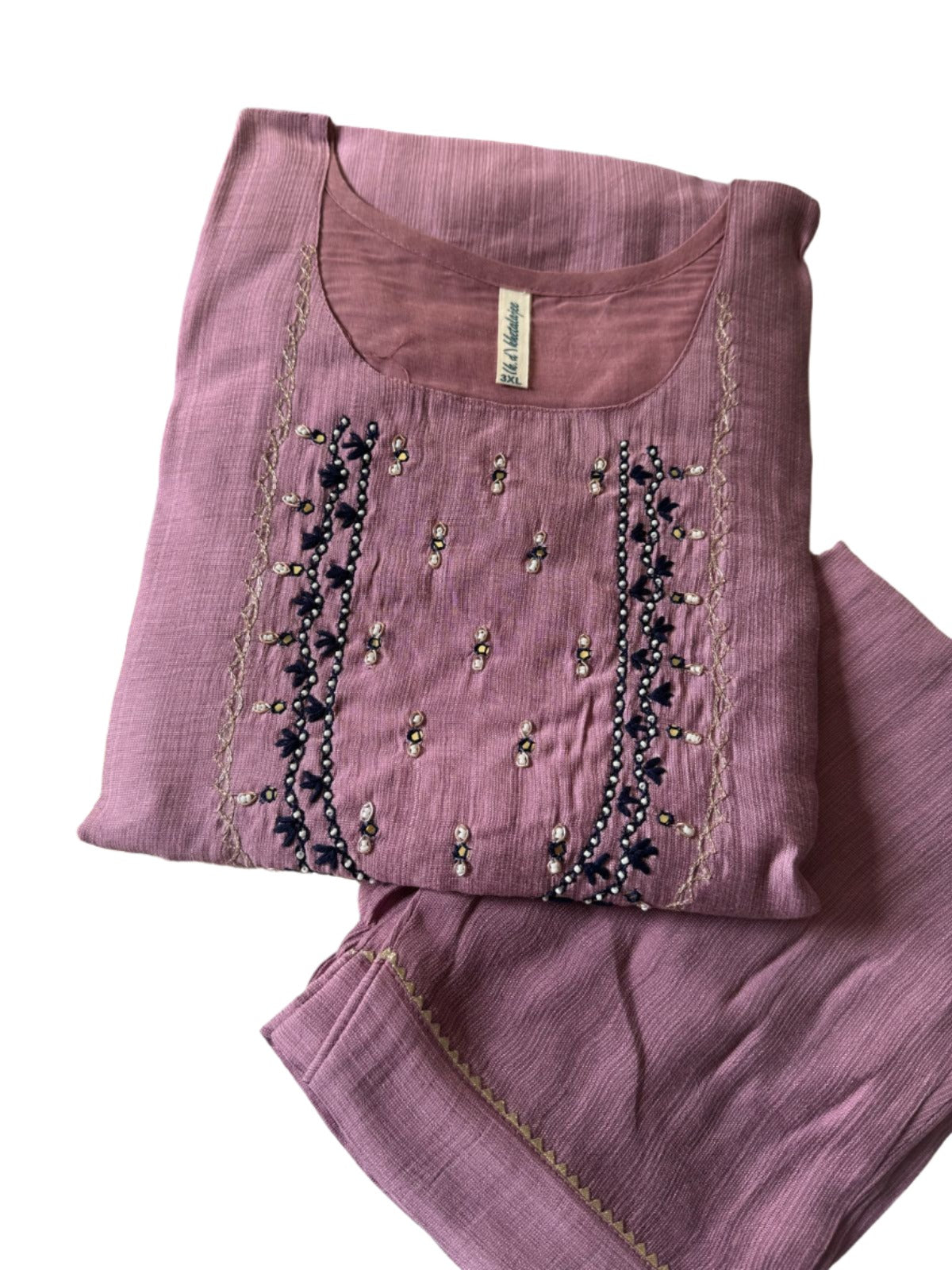 Women kurta set embroided in Munich