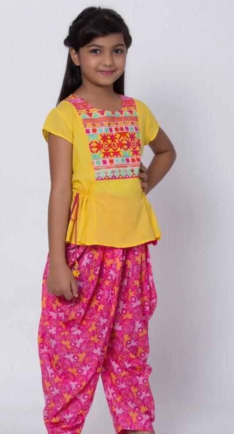 Girls Round Neck Ethnic Tunic and Dhoti Pant Set in Munich