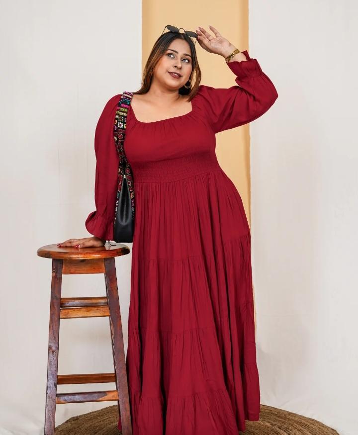 WOMEN'S PLUS SIZE MAROON SQUARE NECK SOLID MAXI DRESS