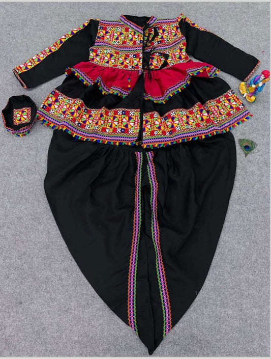 Men's Navaratri Gujrati Dhoti in Germany
