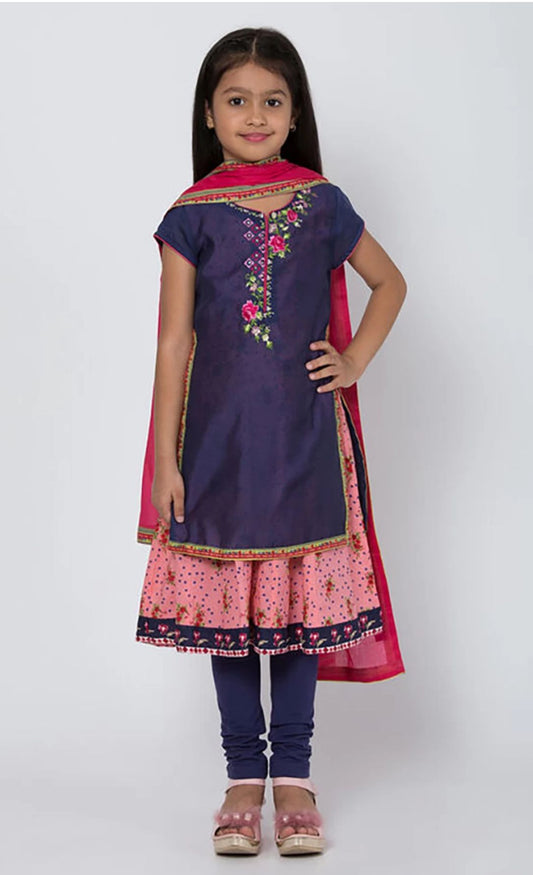 Solid Kurta, Churidar & Dupatta Set in Berlin