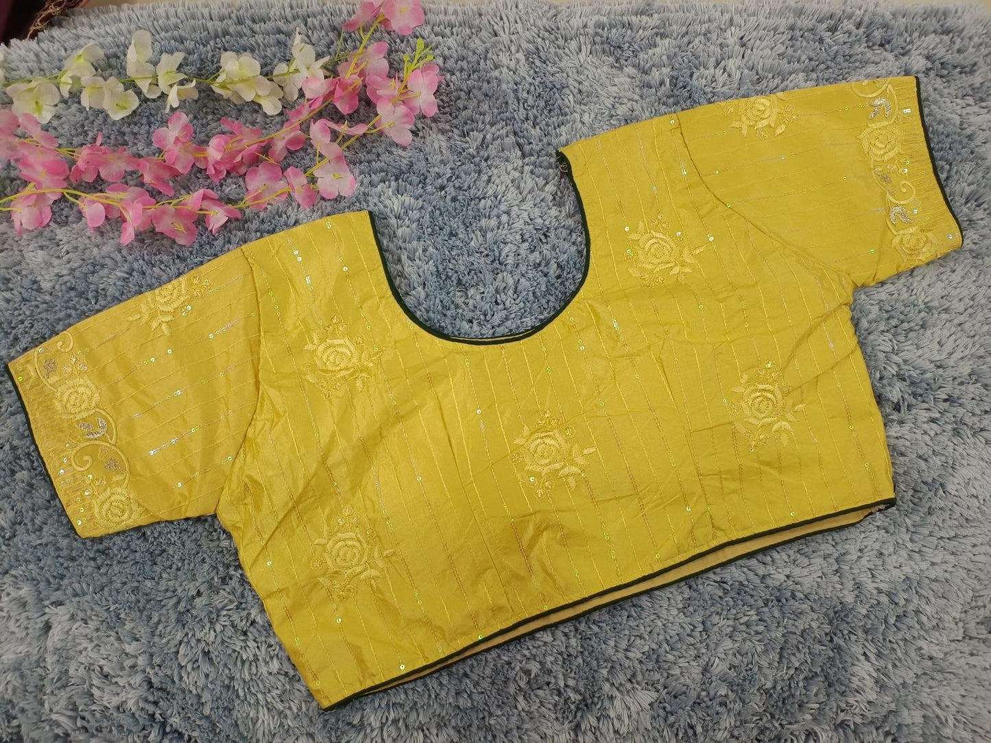 Beautiful Blouse trendy design in Berlin