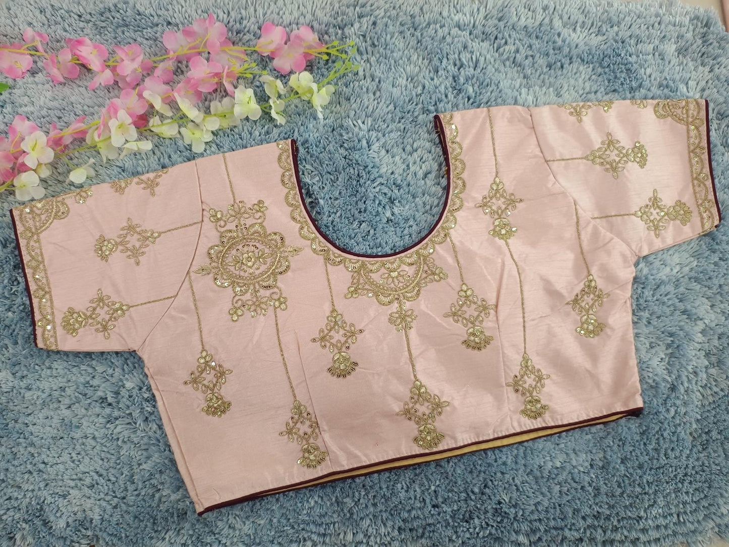 Beautiful Blouse trendy design in Berlin