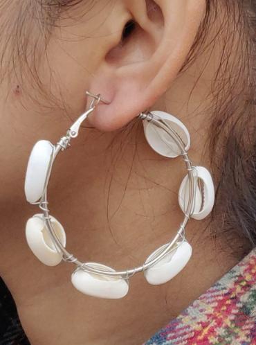 Sea Shell Hoop Earrings in Berlin