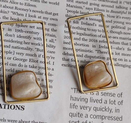 MONALISA STONE GOLD PLATED BRASS EARRING IN MUNICH