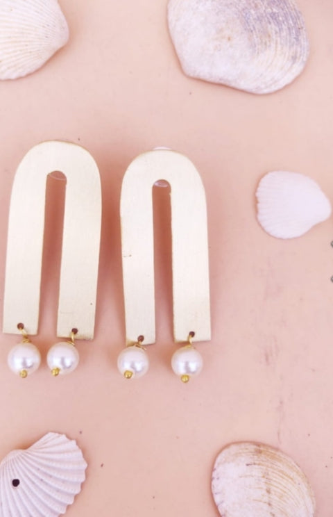 Golden Pearl Brass Gold Plated Earring in Berlin