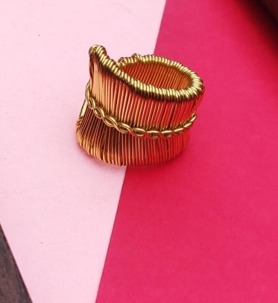 Gold-Plated Adjustable Finger Ring in Berlin