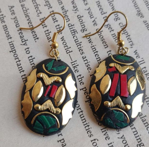 Oval Shape Vintage Handmade Laq Earring in Berlin