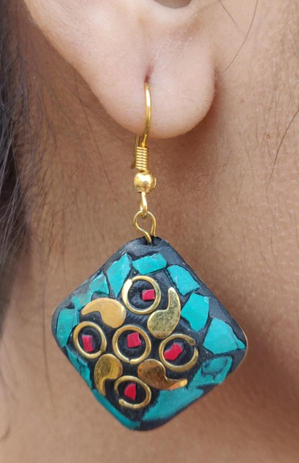 Handcrafted Handmade Antique Multicolor Kite Shaped Laq Earrings in berlin