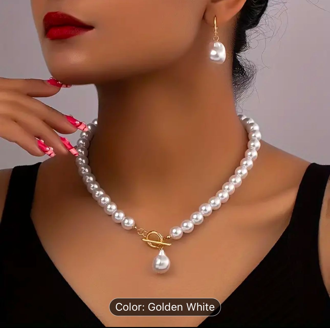 Elegant Pearl Necklace and Earring in Munich