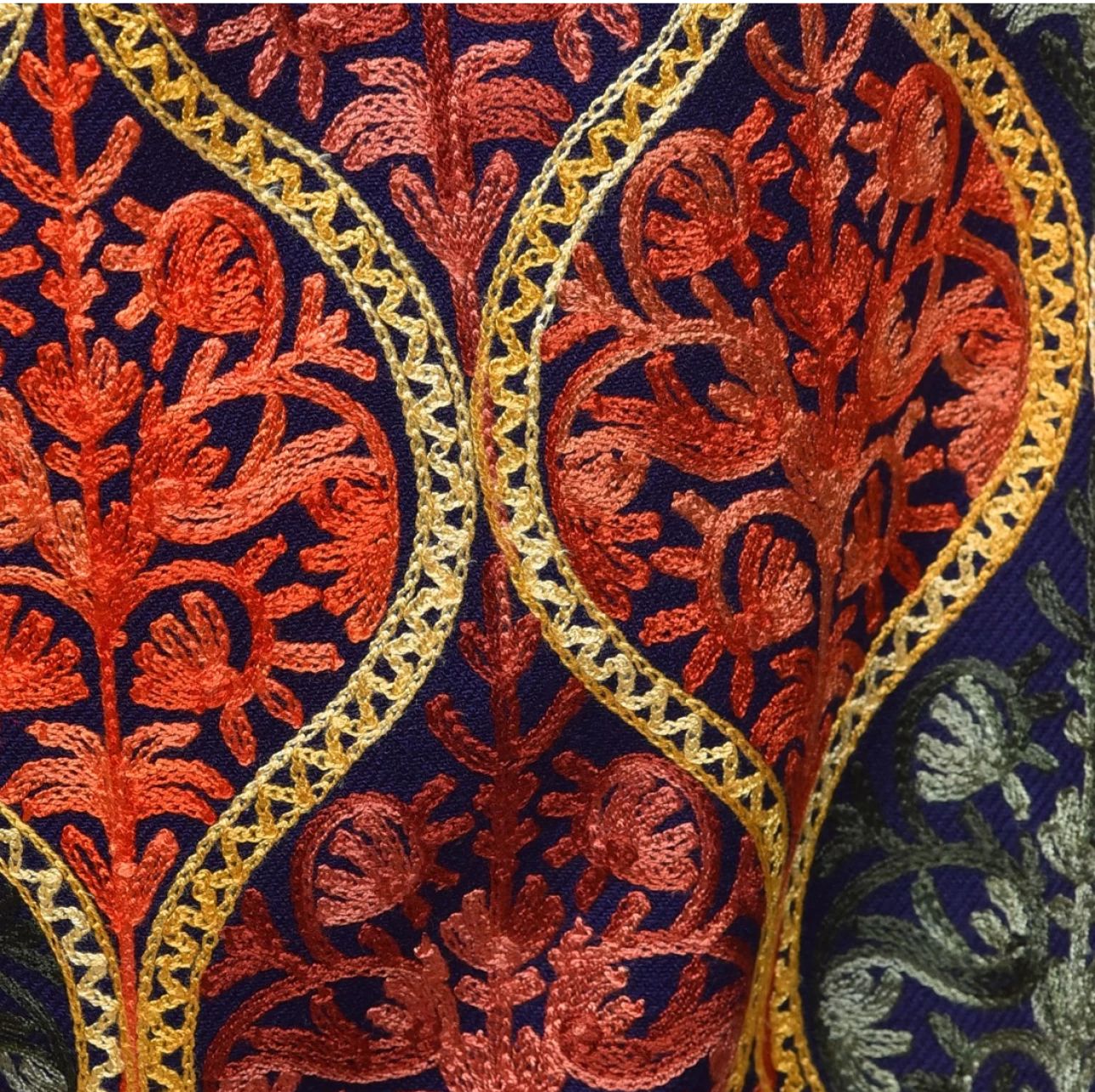 Women's Kashmiri Aari Embroided MATKA Cashmilon Stoles in Germany