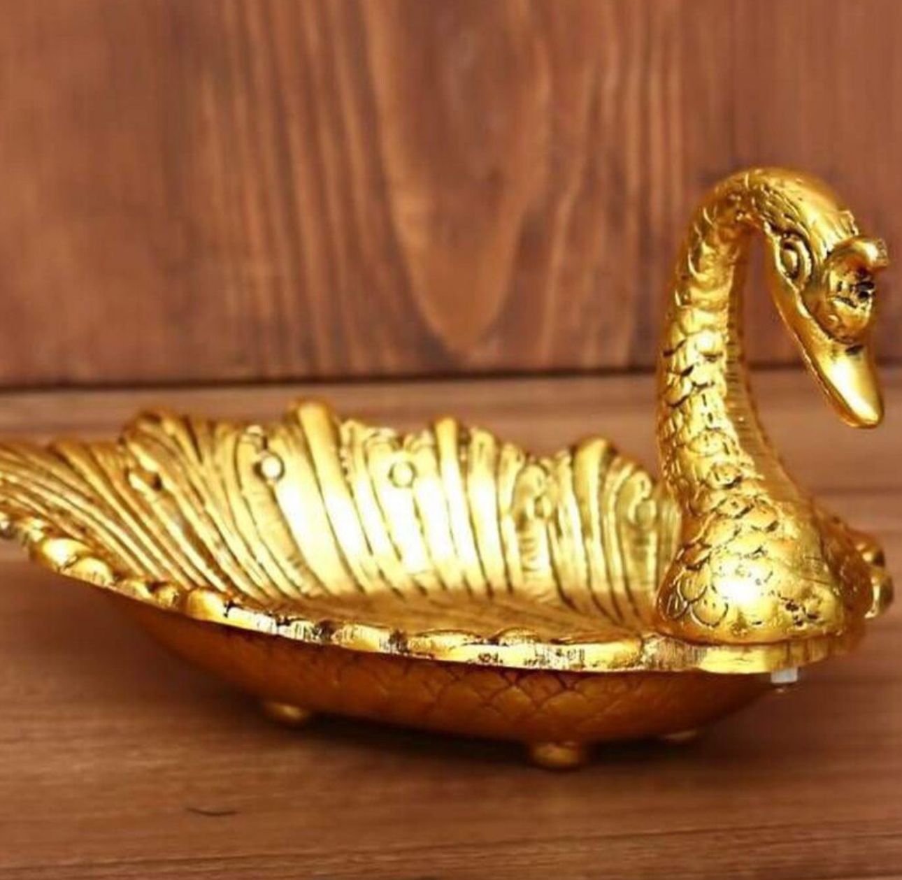 Gold Plated Metal Swan Napkin Holder Showpiece in Berlin