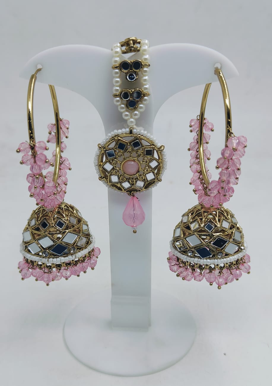 FASHION PARTY WEAR EARRINGS AND MANGTIKKA IN BERLIN