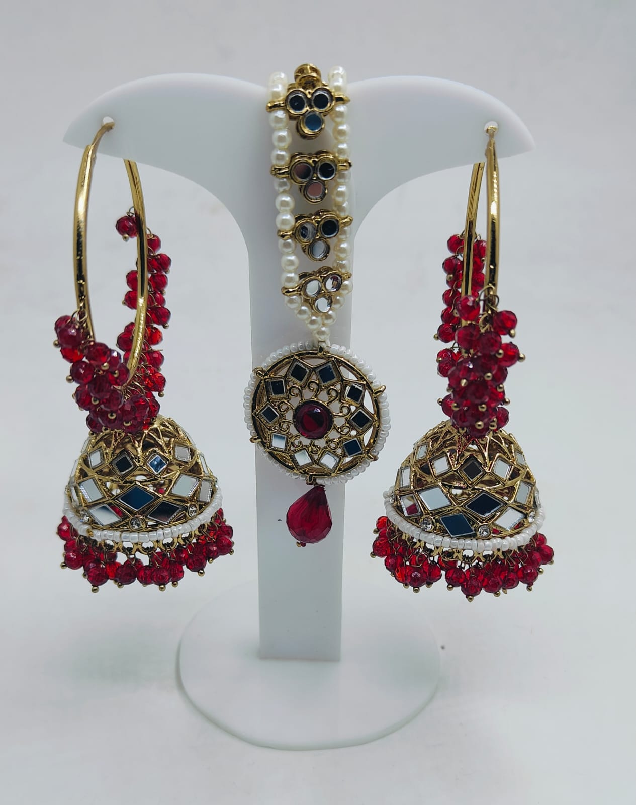 FASHION PARTY WEAR EARRINGS AND MANGTIKKA IN BERLIN