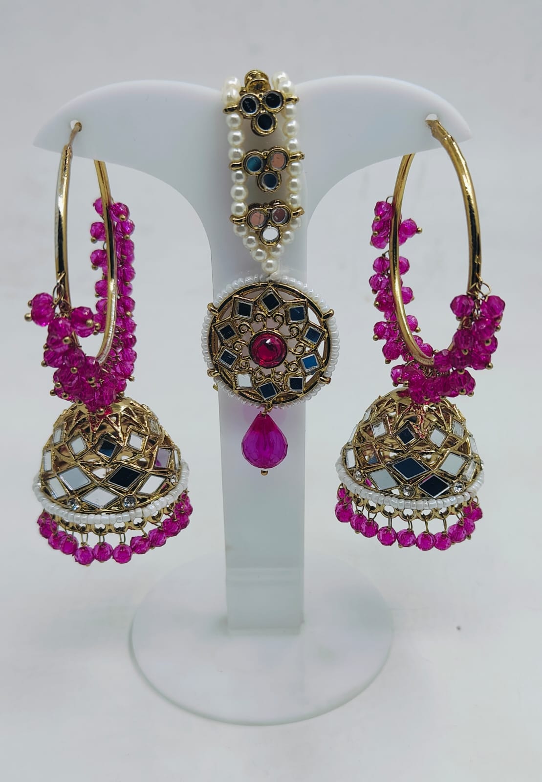 FASHION PARTY WEAR EARRINGS AND MANGTIKKA IN BERLIN