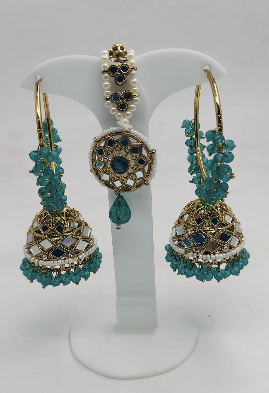 FASHION PARTY WEAR EARRINGS AND MANGTIKKA IN BERLIN