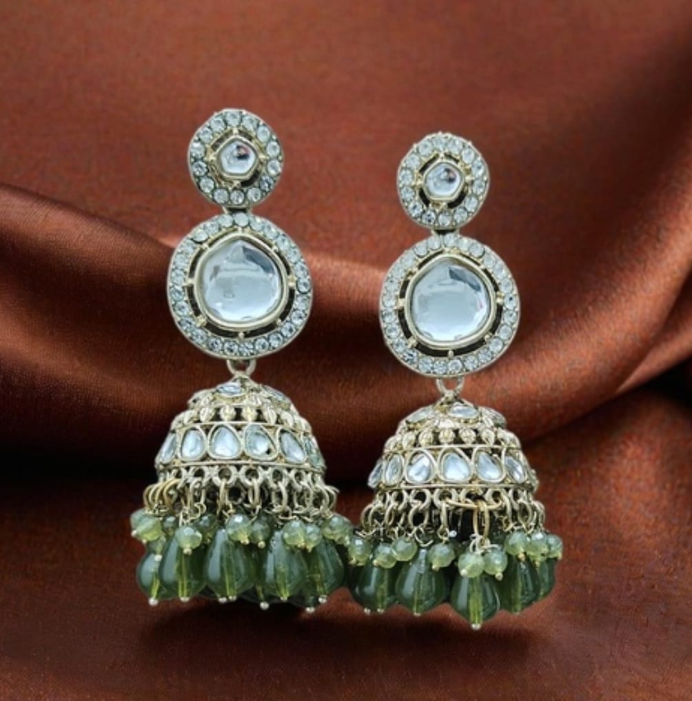 Art Earrings Jhumka in Berlin