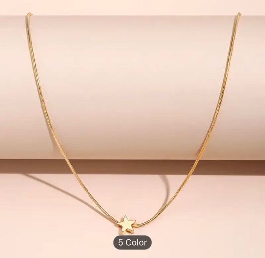 Elegant Gold-Plated Star Pendant Necklace in Germany