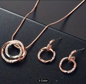 Fashion jewelry set for women in Germany