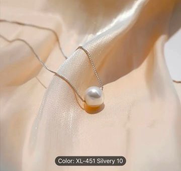 Sterling Silver & Brilliant Pearls Necklace in Germany