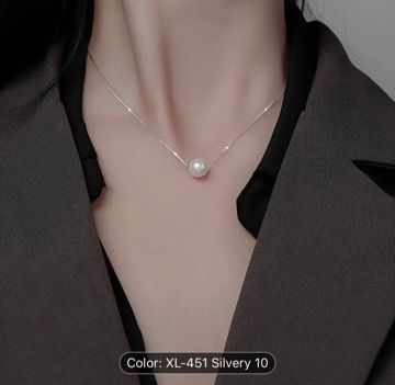 Sterling Silver & Brilliant Pearls Necklace in Germany