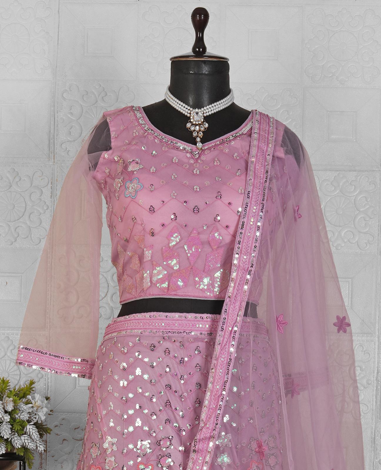 Women Heavy Embroidered Work Wedding Lehenga Choli in Berlin