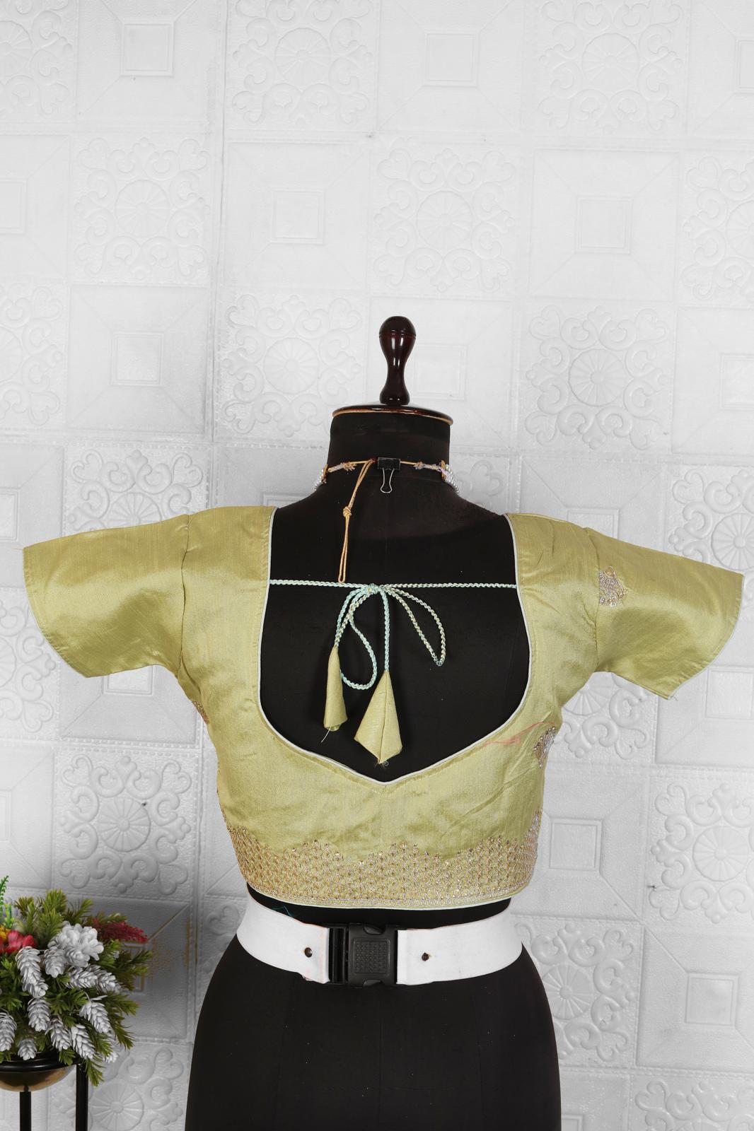 Beautiful organza saree with stitched blouse in Berlin