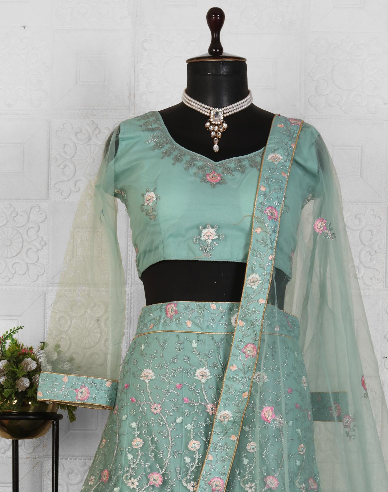 Beautiful Embroided net Lehanga in Berlin
