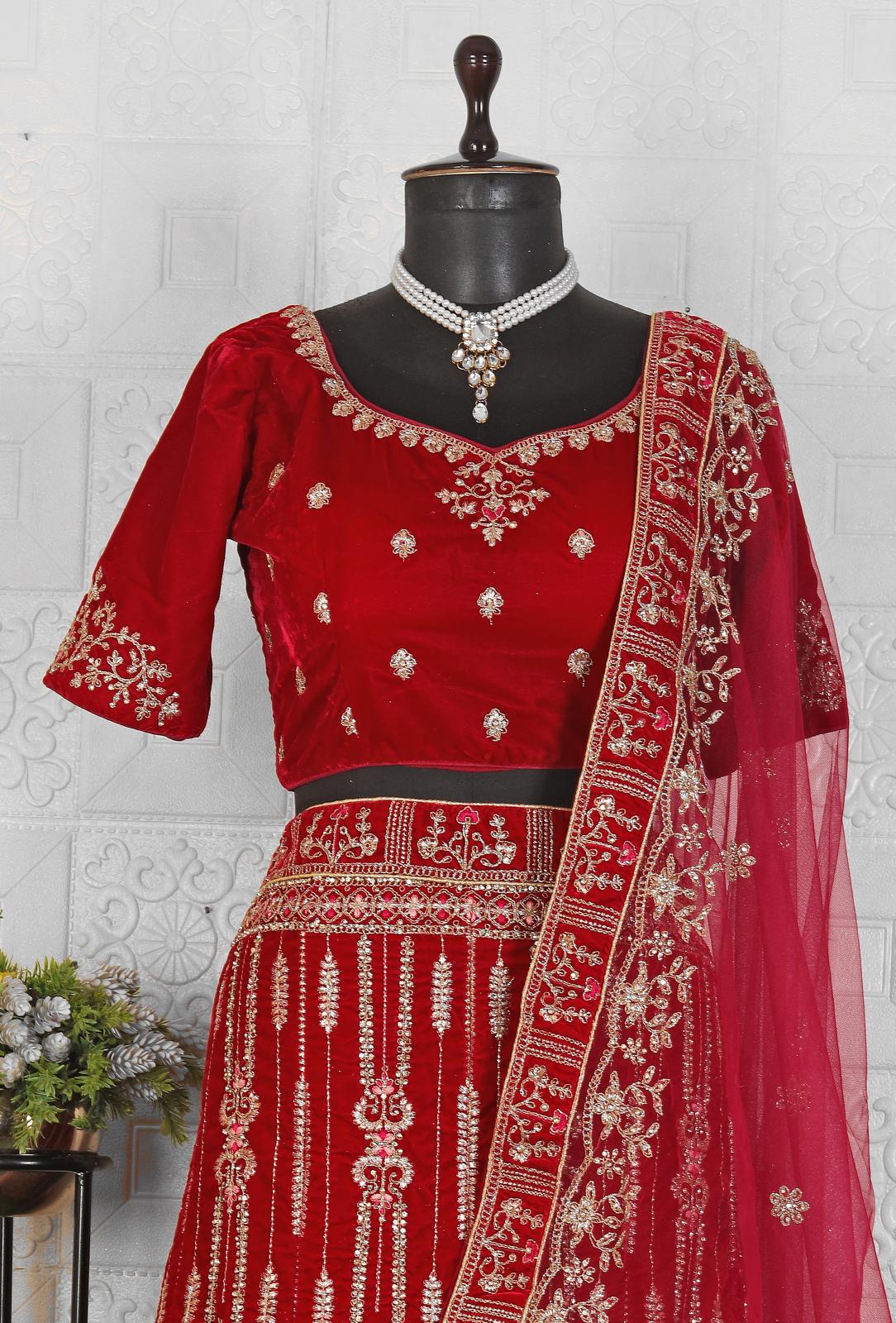 Beautiful Embroided Lehanga in Berlin