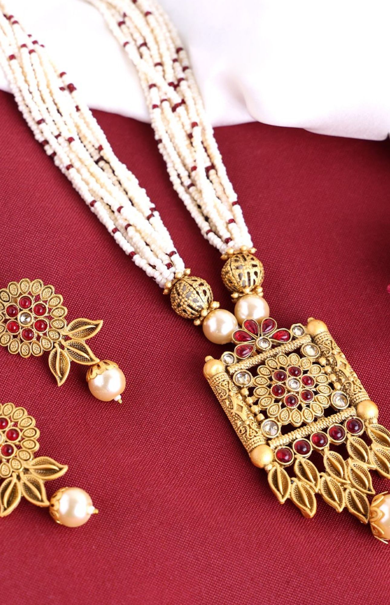 Gold-Plated Beaded & Stone-Studded Floral Jewelery Set in Berlin