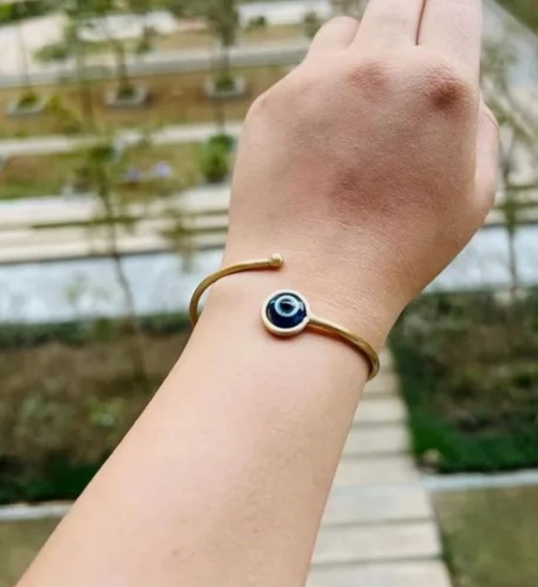 Handmade Evil Eye Size Adjustable Bracelet in Germany
