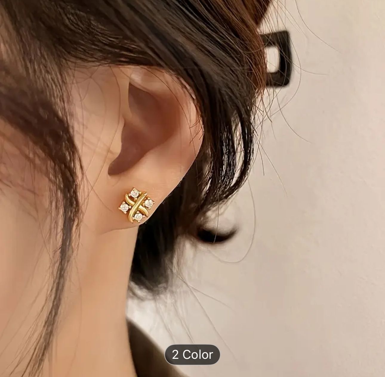 Pretty Stud Earring For Women in Berlin