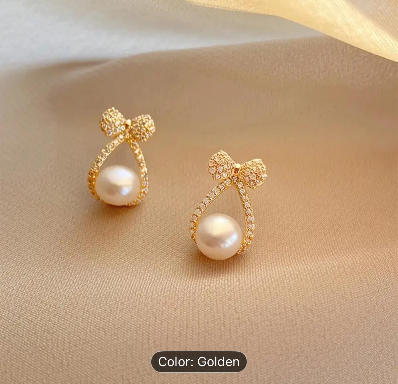 FASHIONABLE WESTERN STYLISH PRINCESS WHITE PEARL STUD EARRINGS IN BERLIN