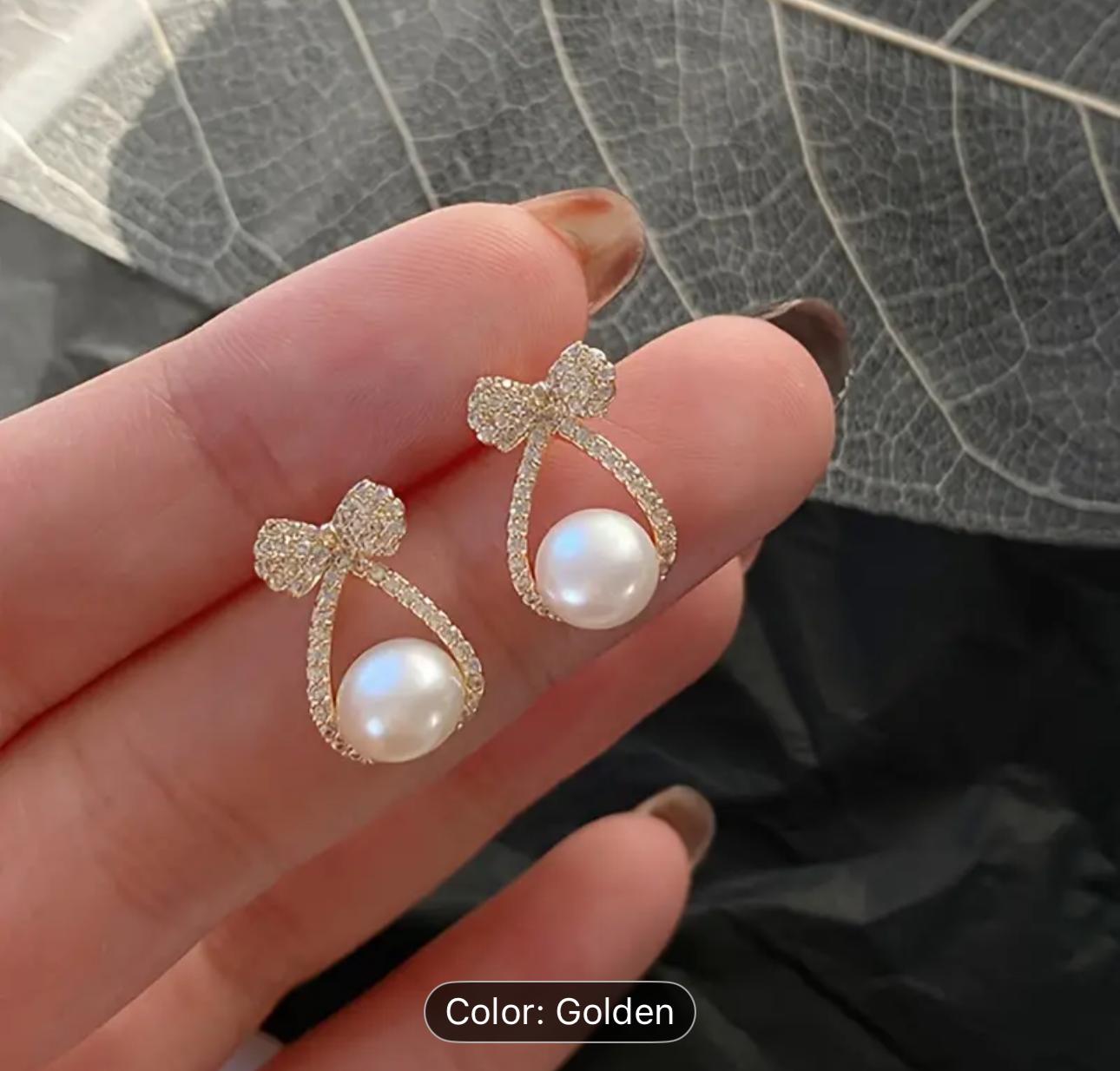 FASHIONABLE WESTERN STYLISH PRINCESS WHITE PEARL STUD EARRINGS IN BERLIN