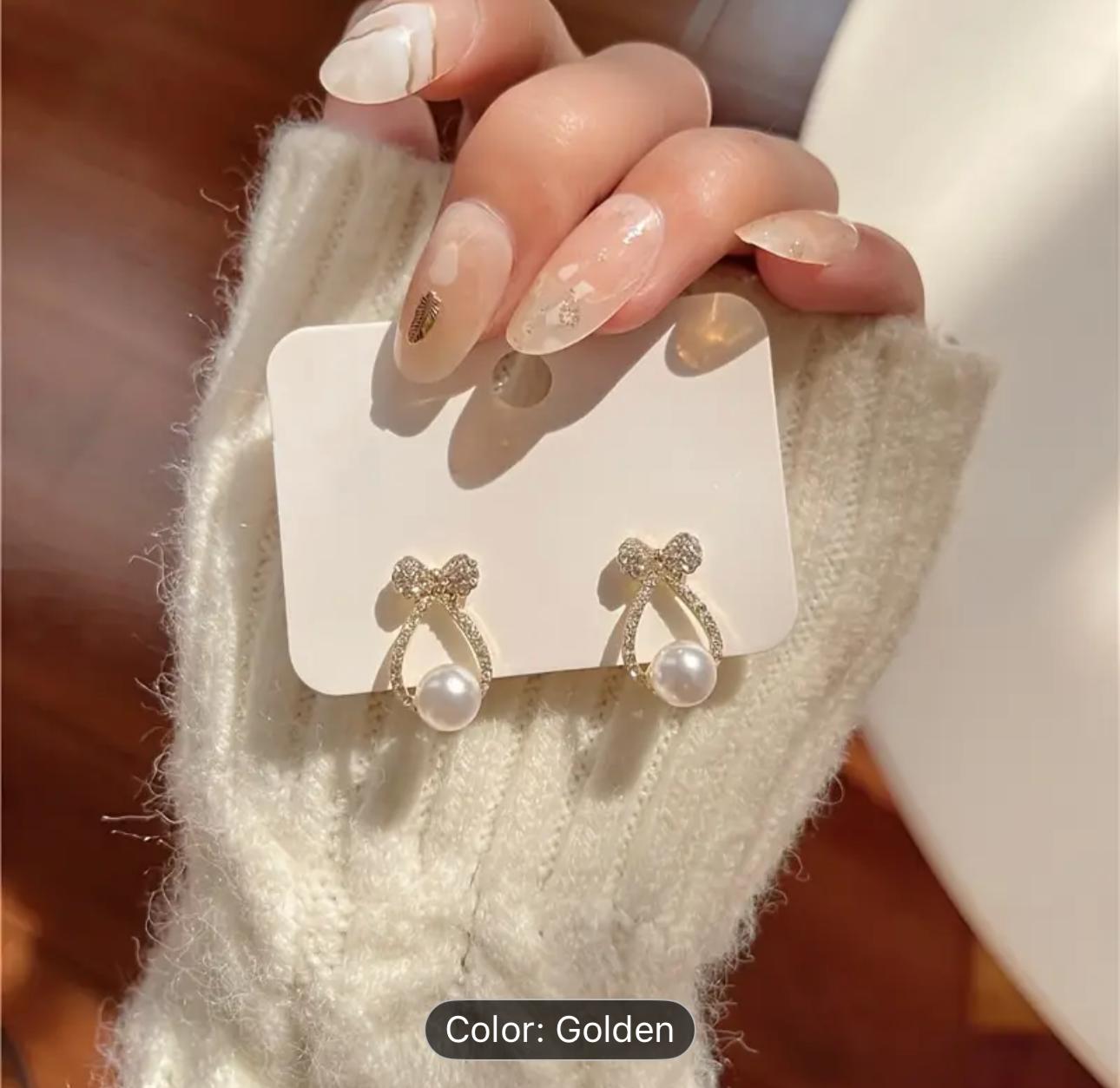 FASHIONABLE WESTERN STYLISH PRINCESS WHITE PEARL STUD EARRINGS IN BERLIN