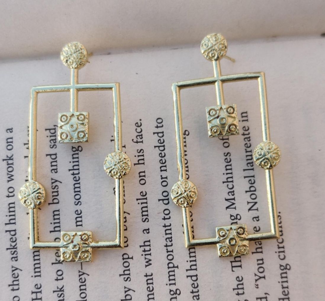 Unique Handmade Brass Black Plated Rectangle Shape Round Stud Dangler Earring in Munich