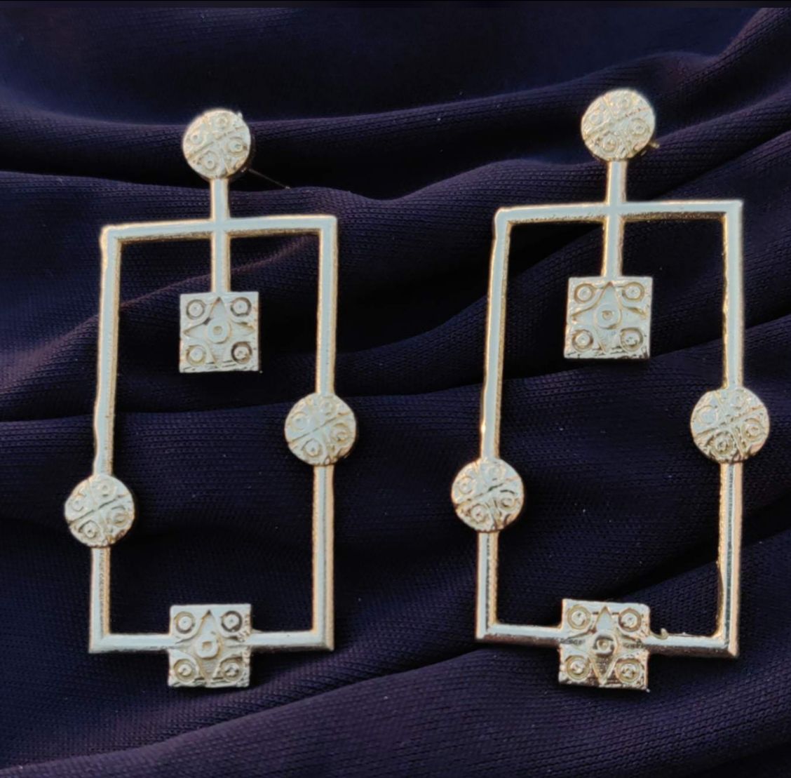 Unique Handmade Brass Black Plated Rectangle Shape Round Stud Dangler Earring in Munich