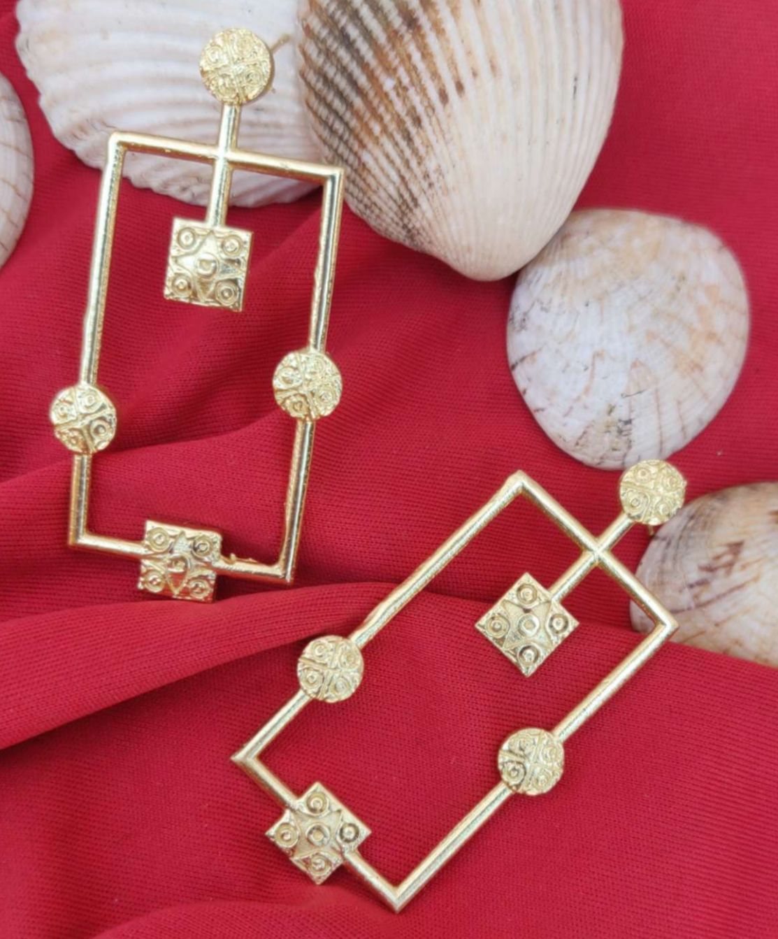 Unique Handmade Brass Black Plated Rectangle Shape Round Stud Dangler Earring in Munich