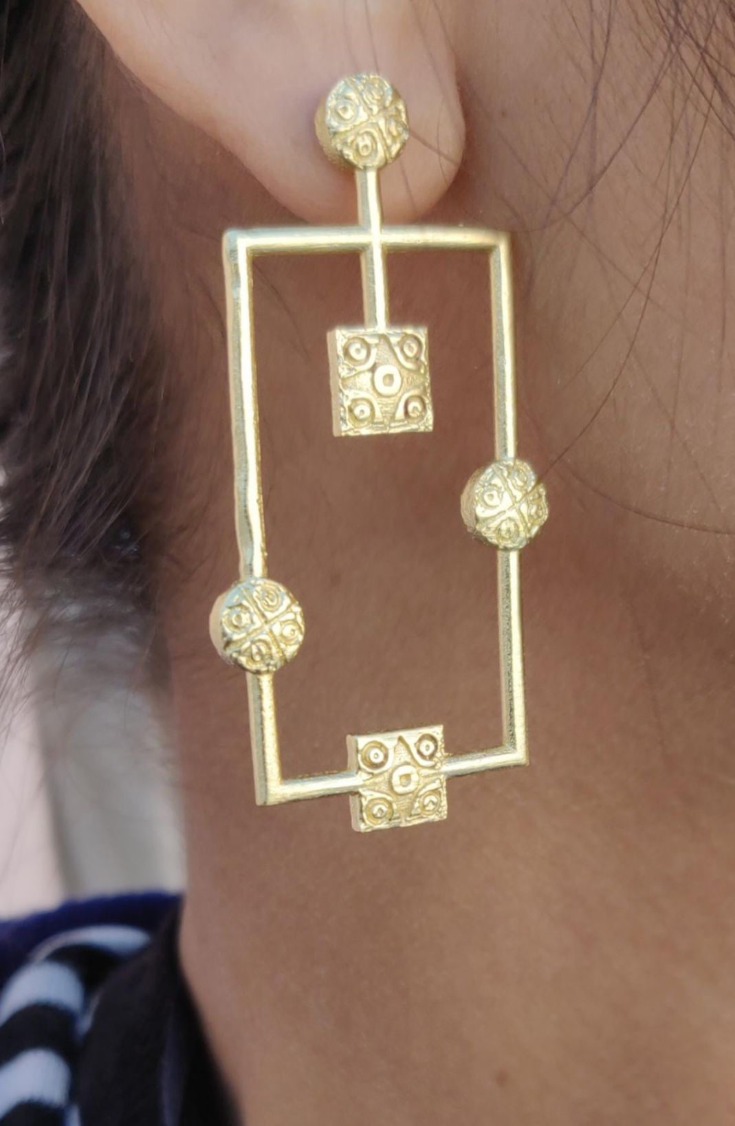 Unique Handmade Brass Black Plated Rectangle Shape Round Stud Dangler Earring in Munich