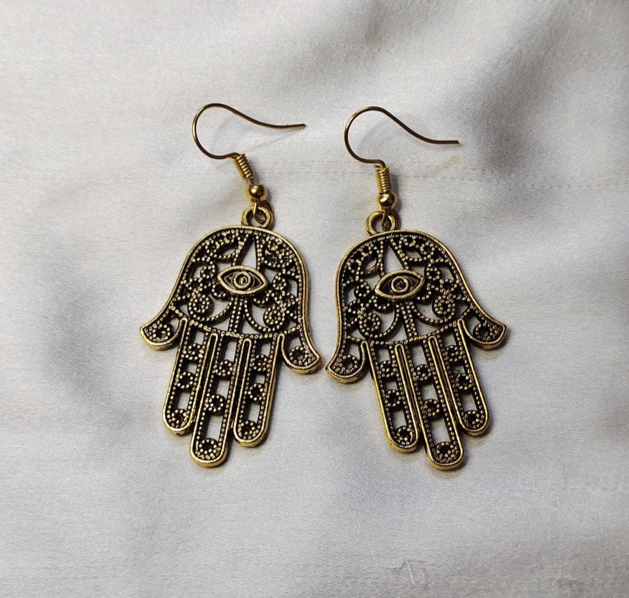 Trending Golden Color Hand Shaped Earrings for Women and Girls in Berlin