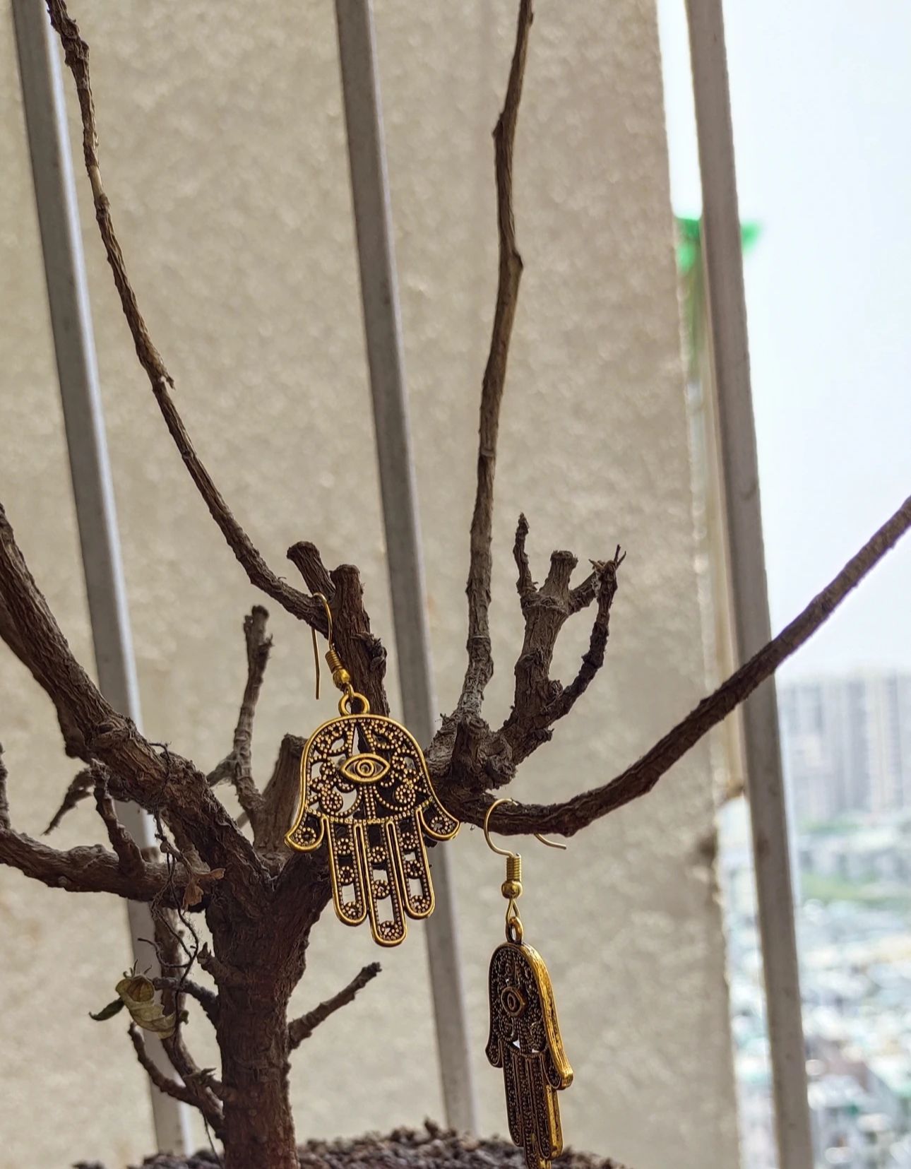 Trending Golden Color Hand Shaped Earrings for Women and Girls in Berlin