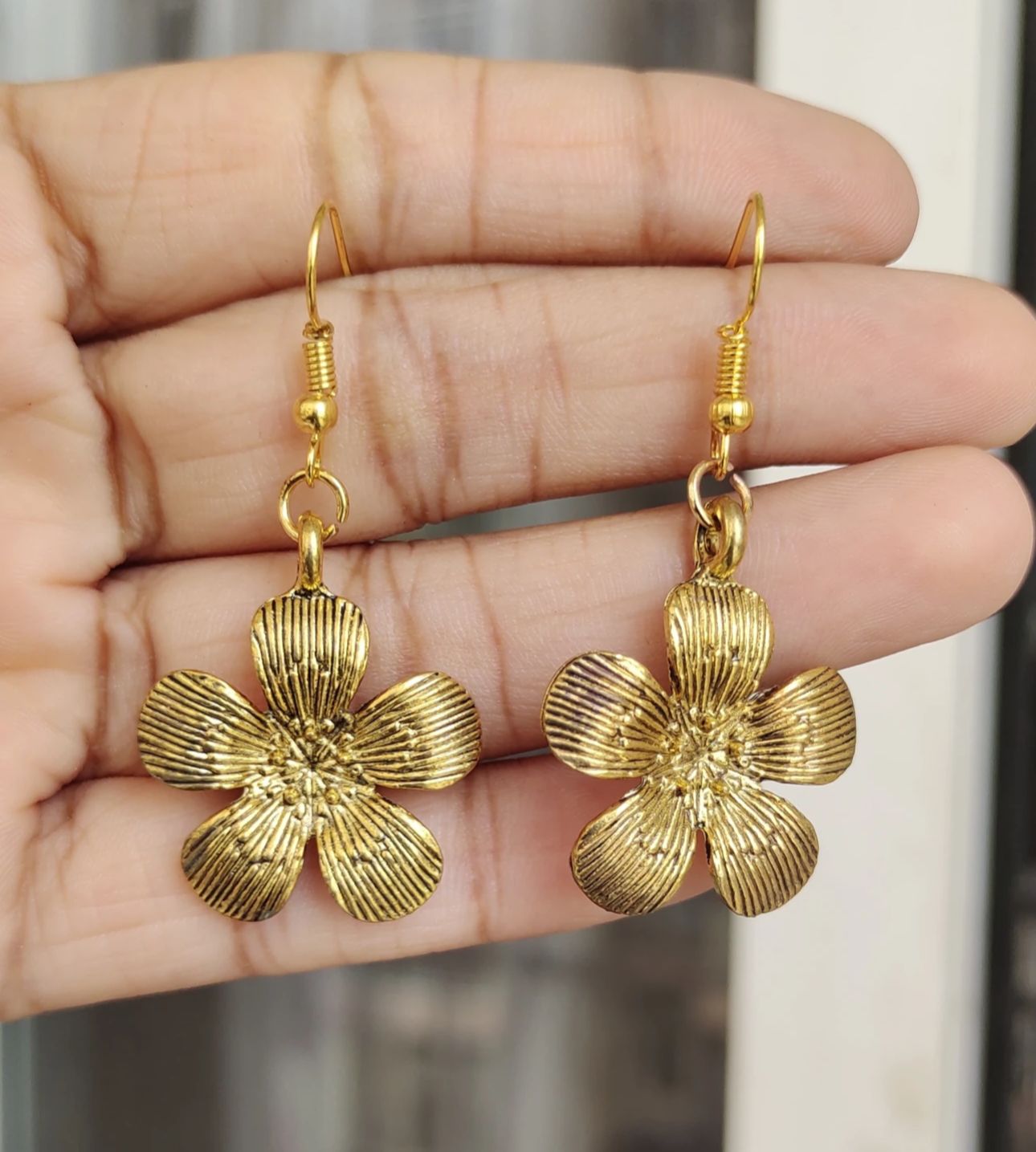 Gold Tone Flower Earrings for Women and Girls in Munich